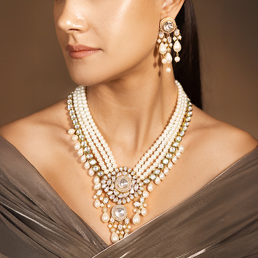 Chic Golden-White Necklace Set