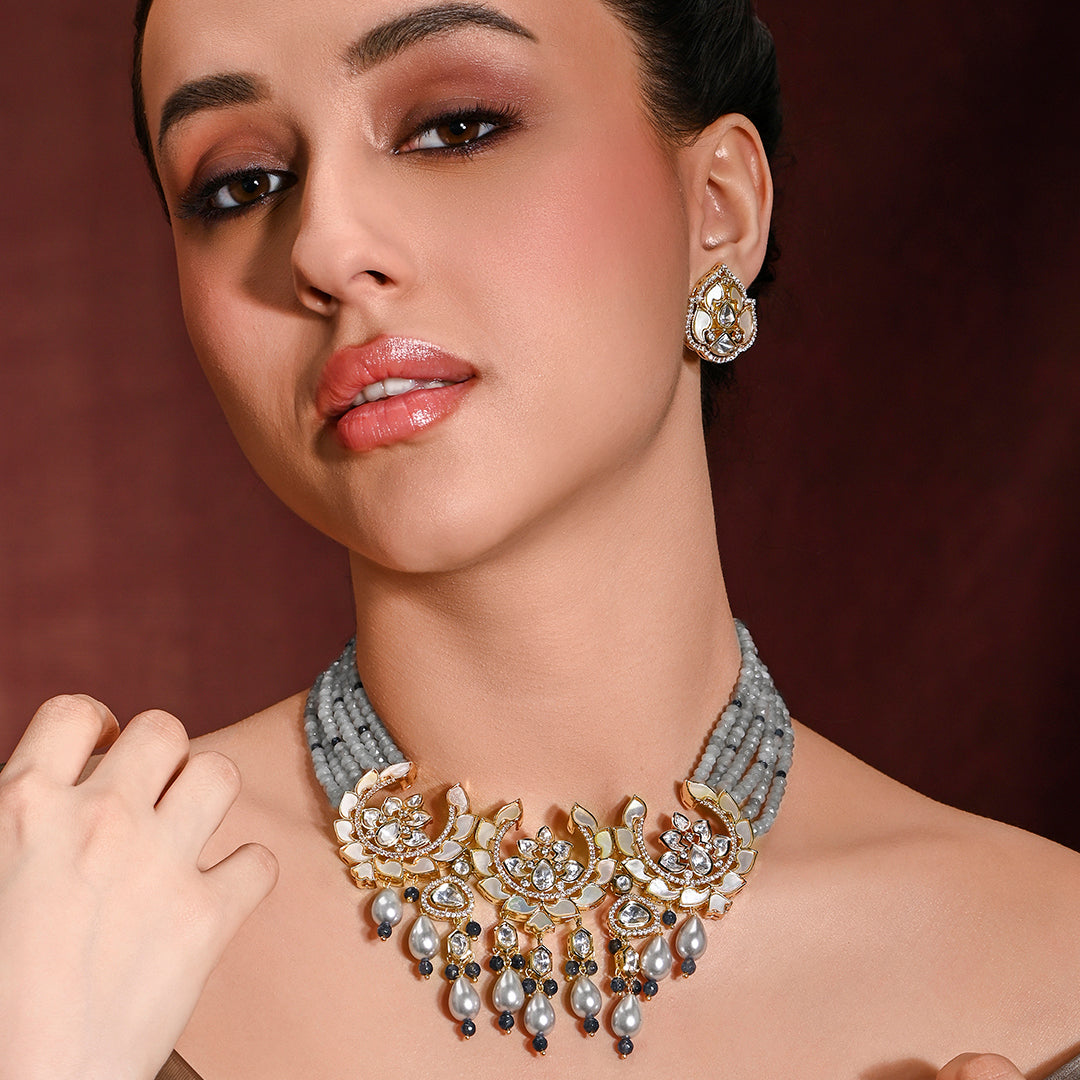 Grandiose Grey Choker